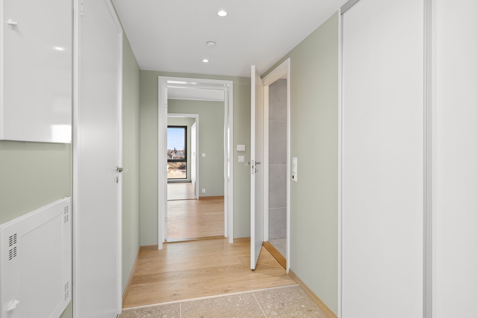 Hyggelig inngangsparti som ønsker deg velkommen hjem Galleribilde