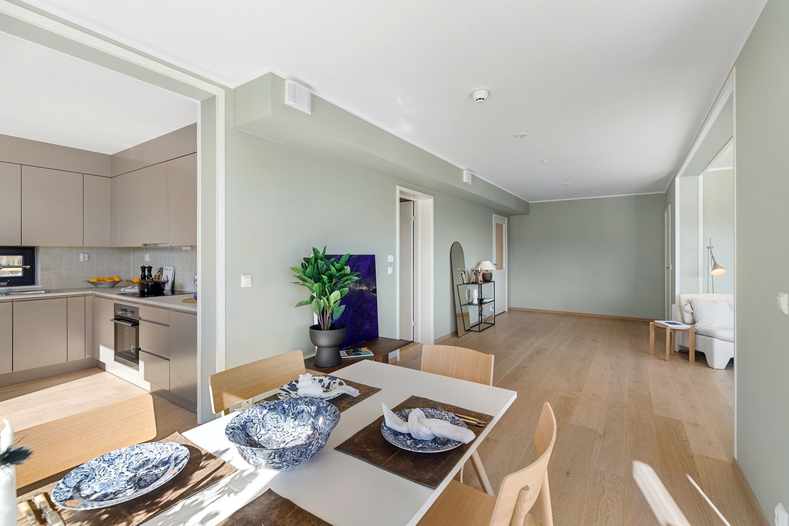 Til store sammenkomster er det mulighet for å sette opp ekstra store bord Galleribilde