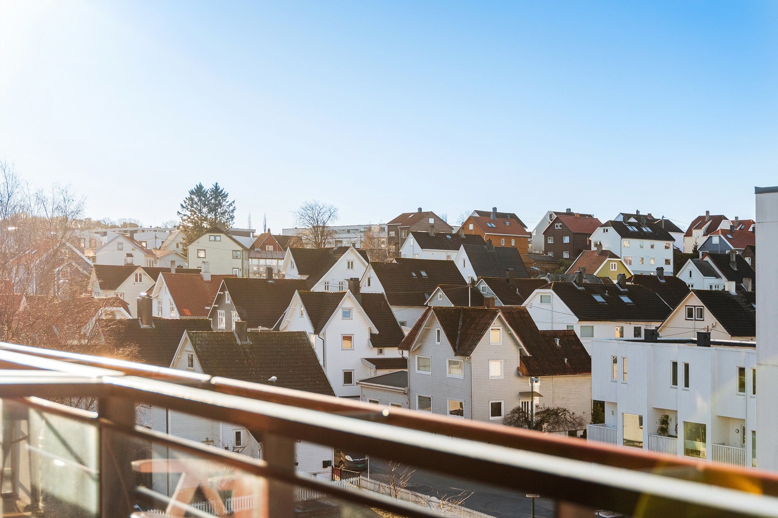 Luftig utsikt fra balkong. Galleribilde