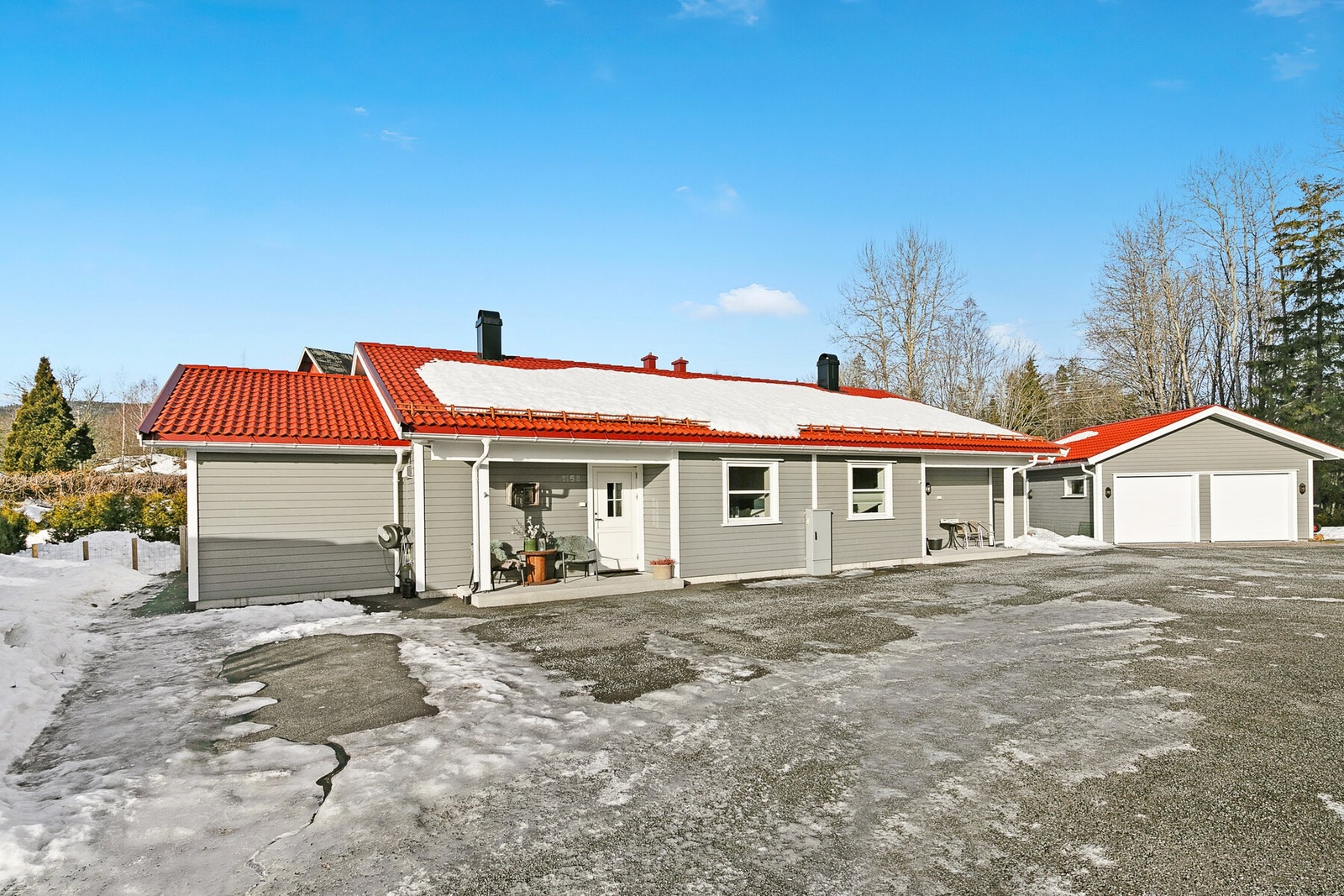 Her bor du sentralt på Steinsholt med nærbutikk og flott turløype nedom Lågen. Galleribilde