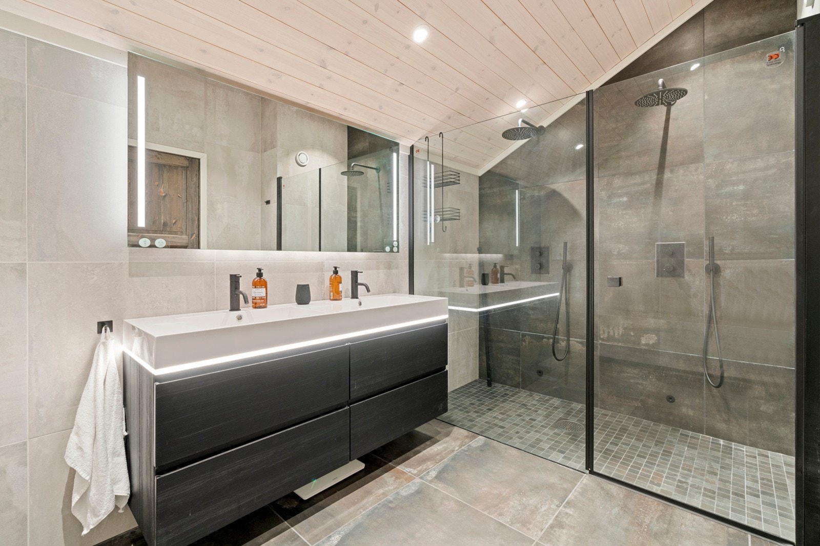 Bad toppetasjen Galleribilde