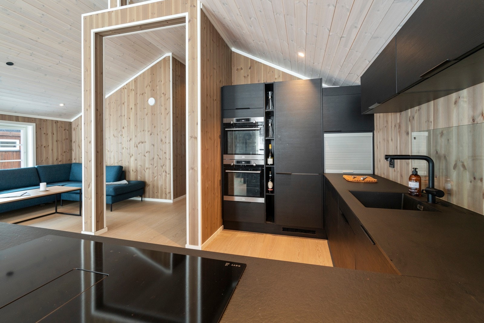 Stort flott kjøkken. Galleribilde