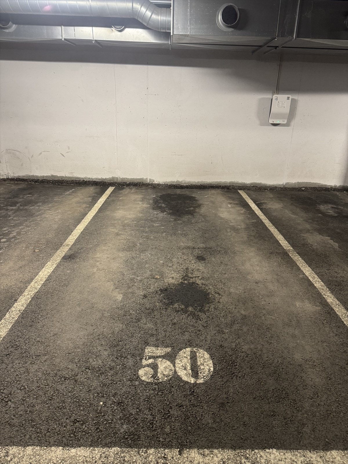 Garasjeplass nr. 50 medfølger denne boligen. Galleribilde