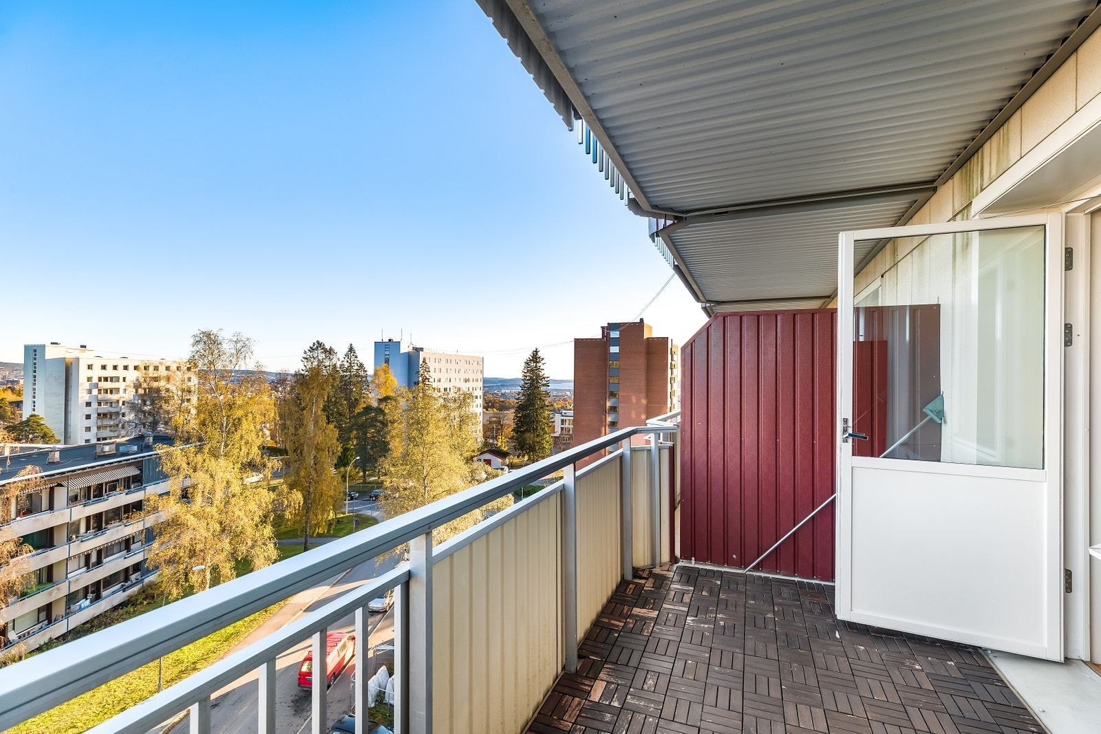 Balkong på ca 8 kvm med formiddagssol. Galleribilde