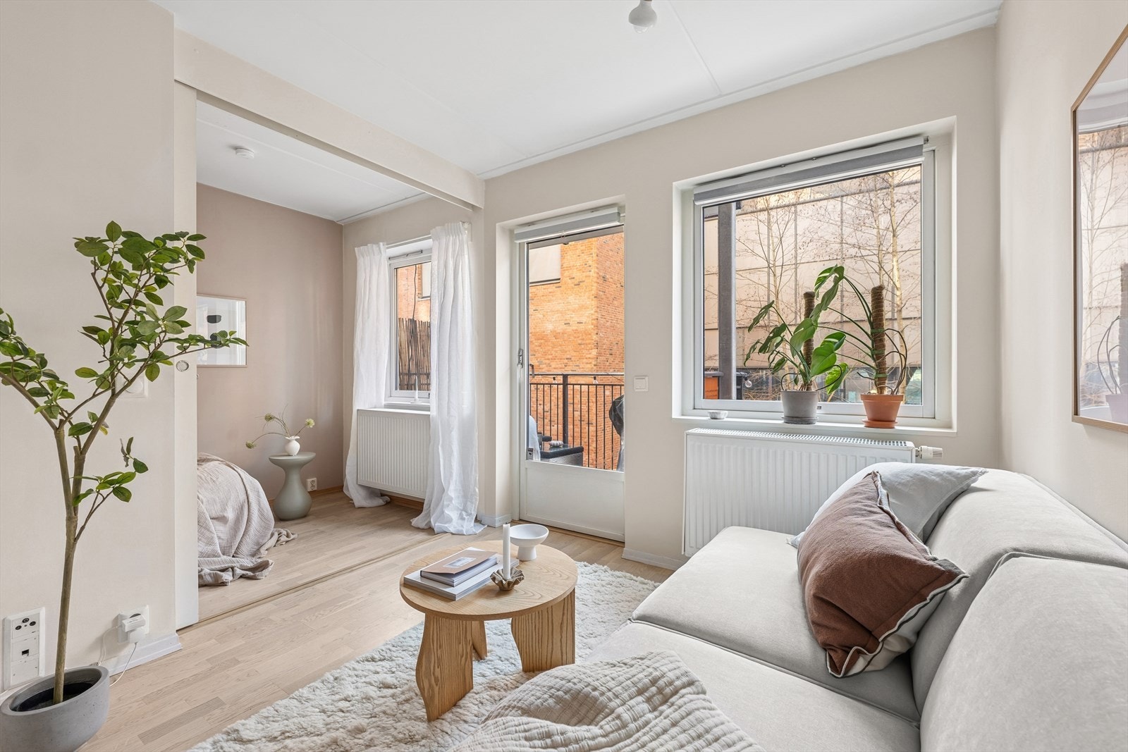 Sandra Bjerkemo Kristiansen v/DNB Eiendom har gleden av å presentere Frydenbergveien 50! Galleribilde