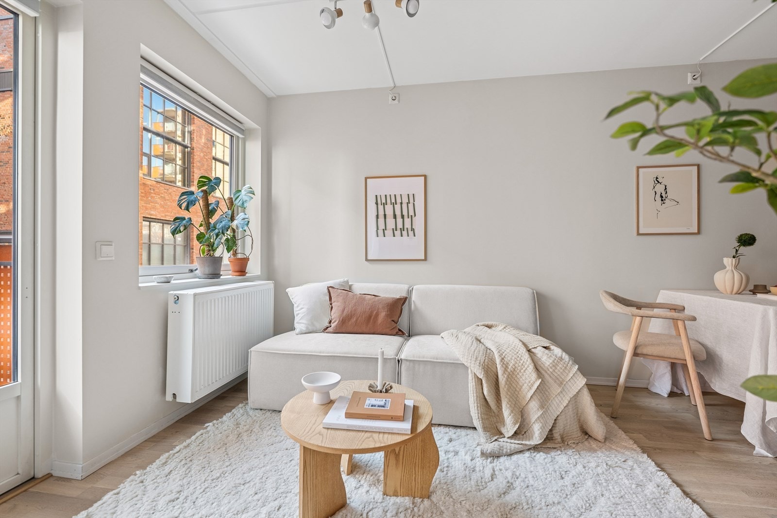 Når strømprisene stiger er det godt å vite at oppvarming av boligen er inkludert i felleskostnadene. For øvrig er felleskostnadene kun 2 753,- Galleribilde