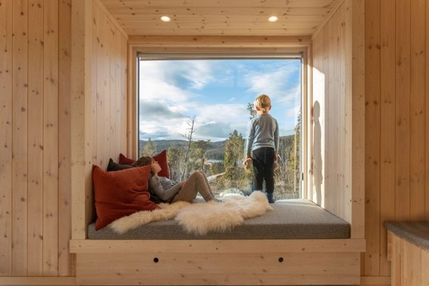 Sittebenk i karnapp. Et perfekt sted å finne roen.
Illustrasjonsbilde Galleribilde