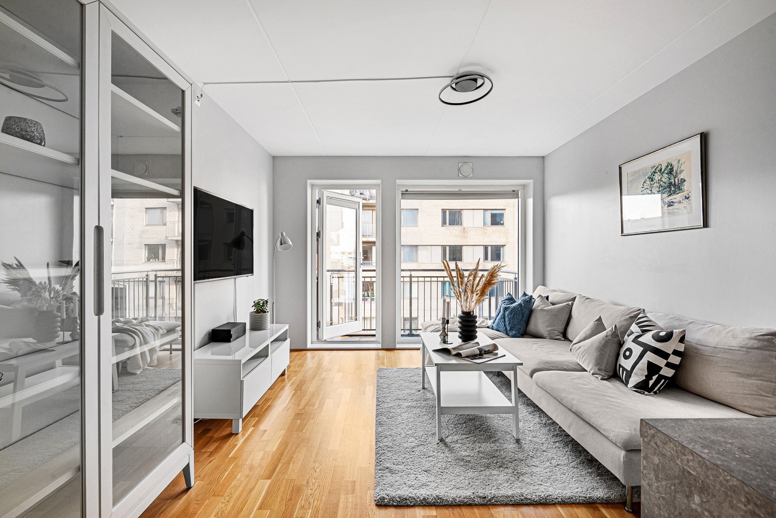 Åpen løsning gir en luftig og sosial atmosfære. Galleribilde