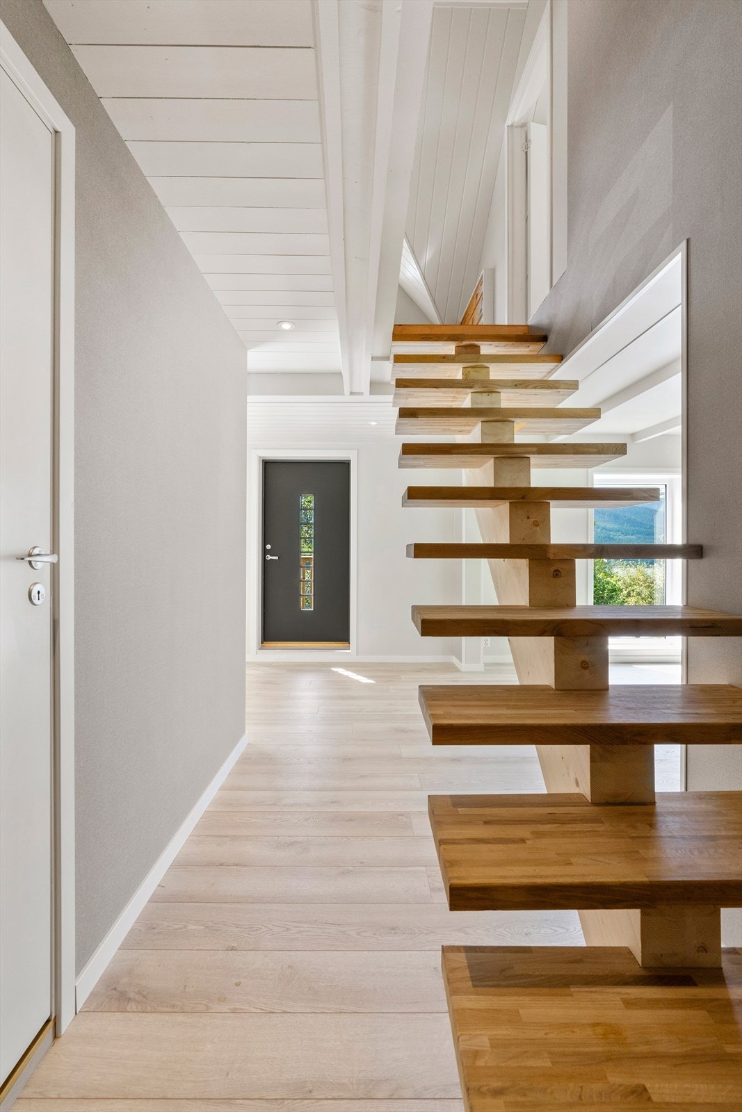 Trapp til loftsetasje Galleribilde