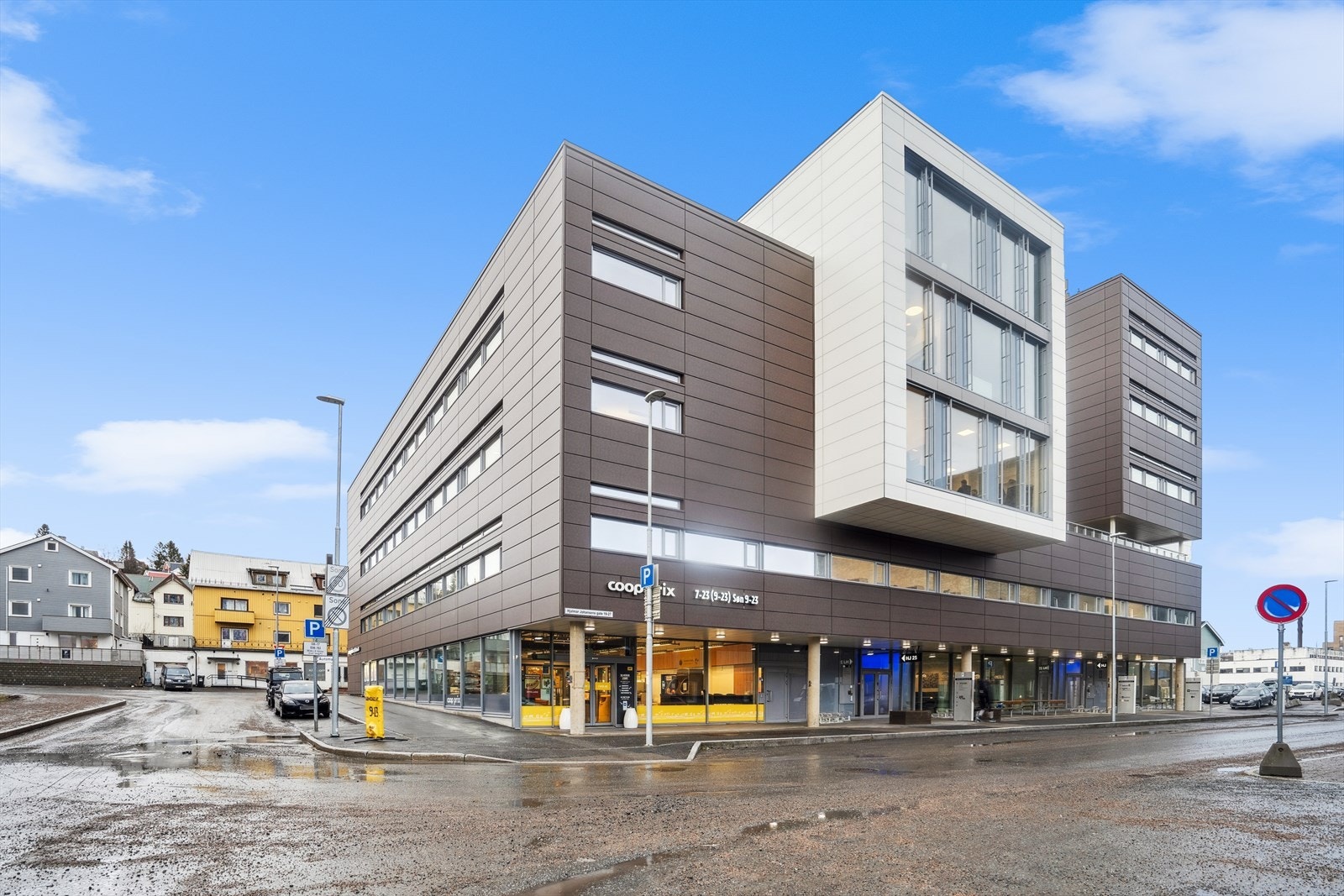 Dagligvarebutikk bare ett- to minutters gange fra inngangen til din bolig! Galleribilde