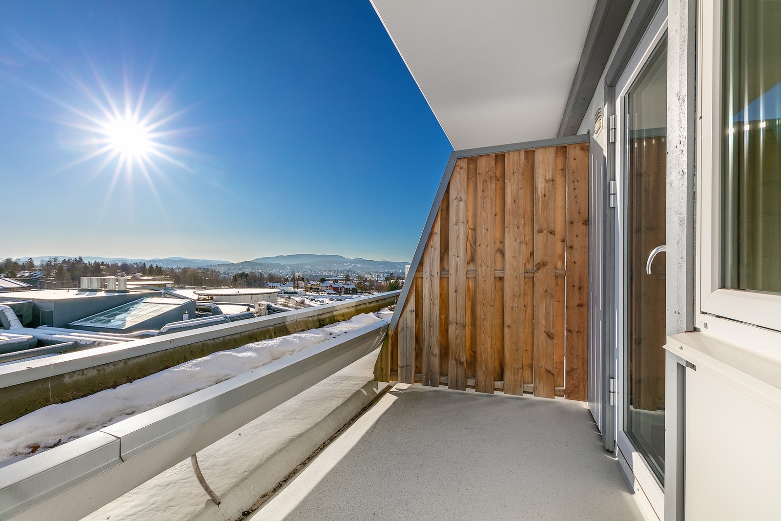 Dette er en arealeffektiv leilighet med gode muligheter for utleie, pendlerbolig - eller som et perfekt førstegangskjøp. Galleribilde