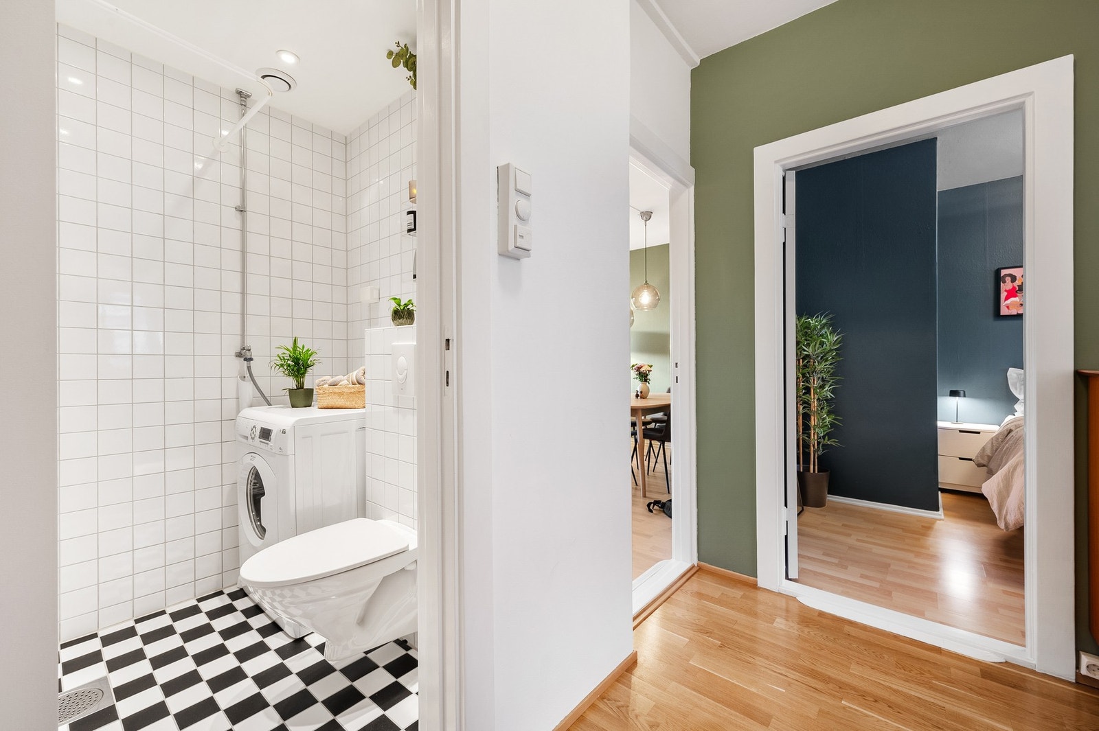 Alle rommene bindes sammen i entréen. Galleribilde