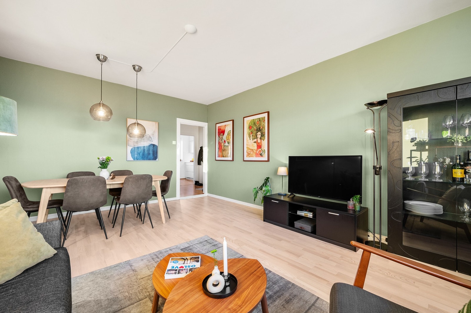 På gulv er det lagt en nydelig, tidsriktig parkett fra 2017/2018. Galleribilde