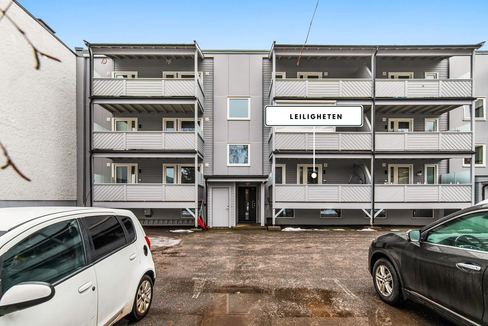 Felles inngang med porttelefon. Parkering medfølger Galleribilde