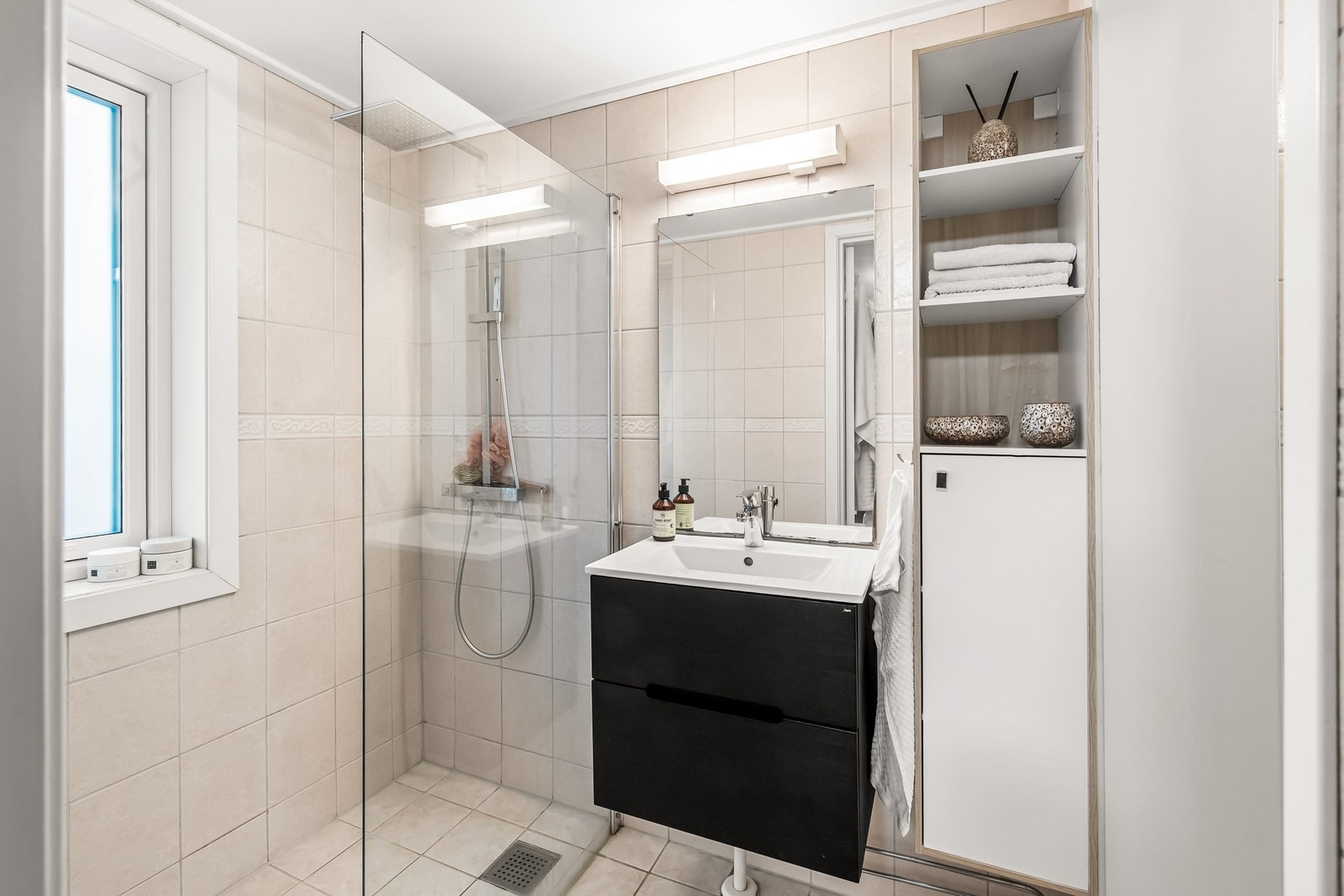 Flislagt bad med varmekabler i gulv Galleribilde