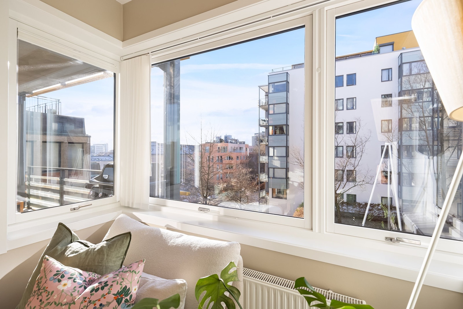 Her bor du tilbaketrukket i rolige omgivelser, men i nærheten av det meste storbyen byr på! Galleribilde