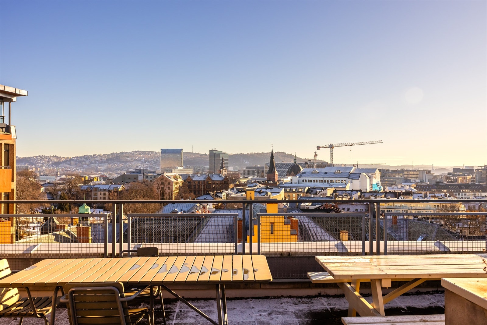 Felles sittegrupper på takterrassen. Galleribilde