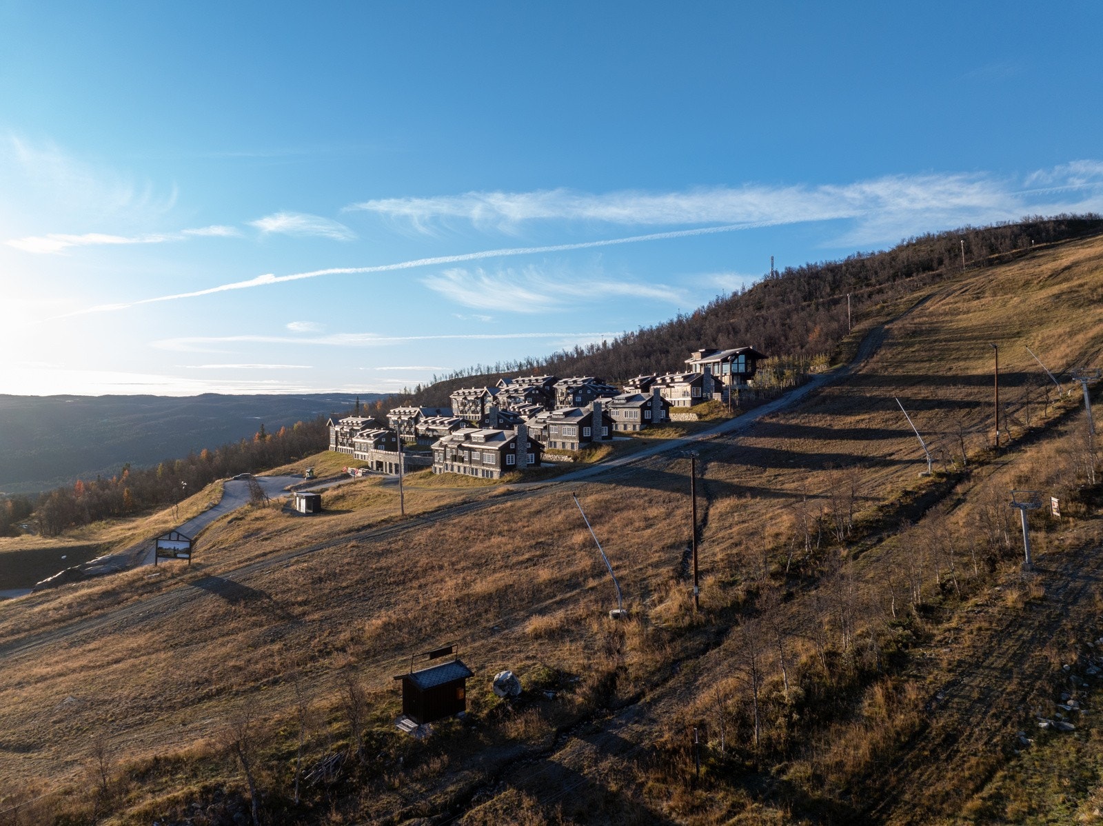 Havsdalsgrenda har en nydelig solrik beliggenhet Galleribilde