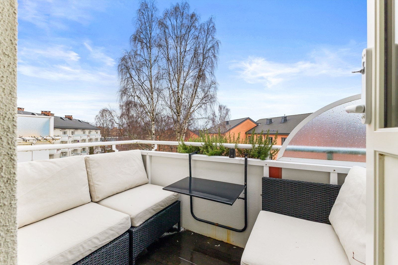 Leiligheten byr på en herlig sydvestvendt balkong med gode solforhold. Galleribilde