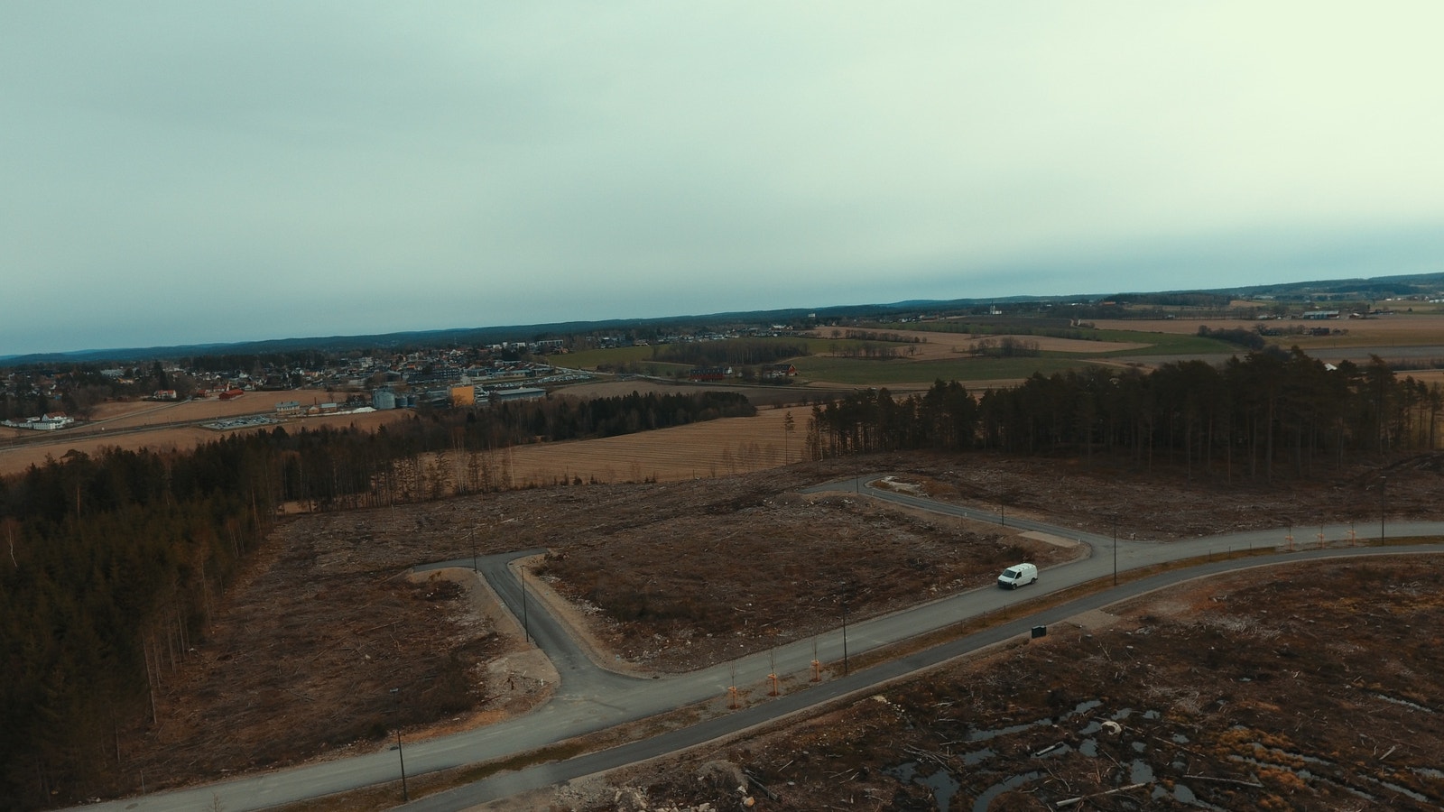 Utsiktbilde fra tomt tatt med drone Galleribilde