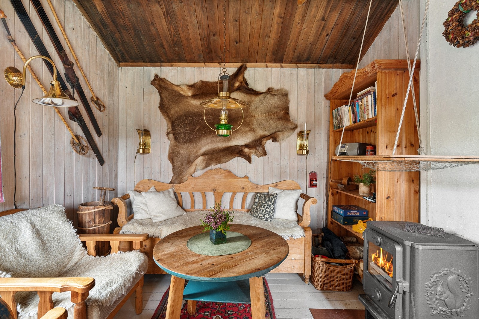 Sofakrok med peisovn og tørkeinnretning Galleribilde