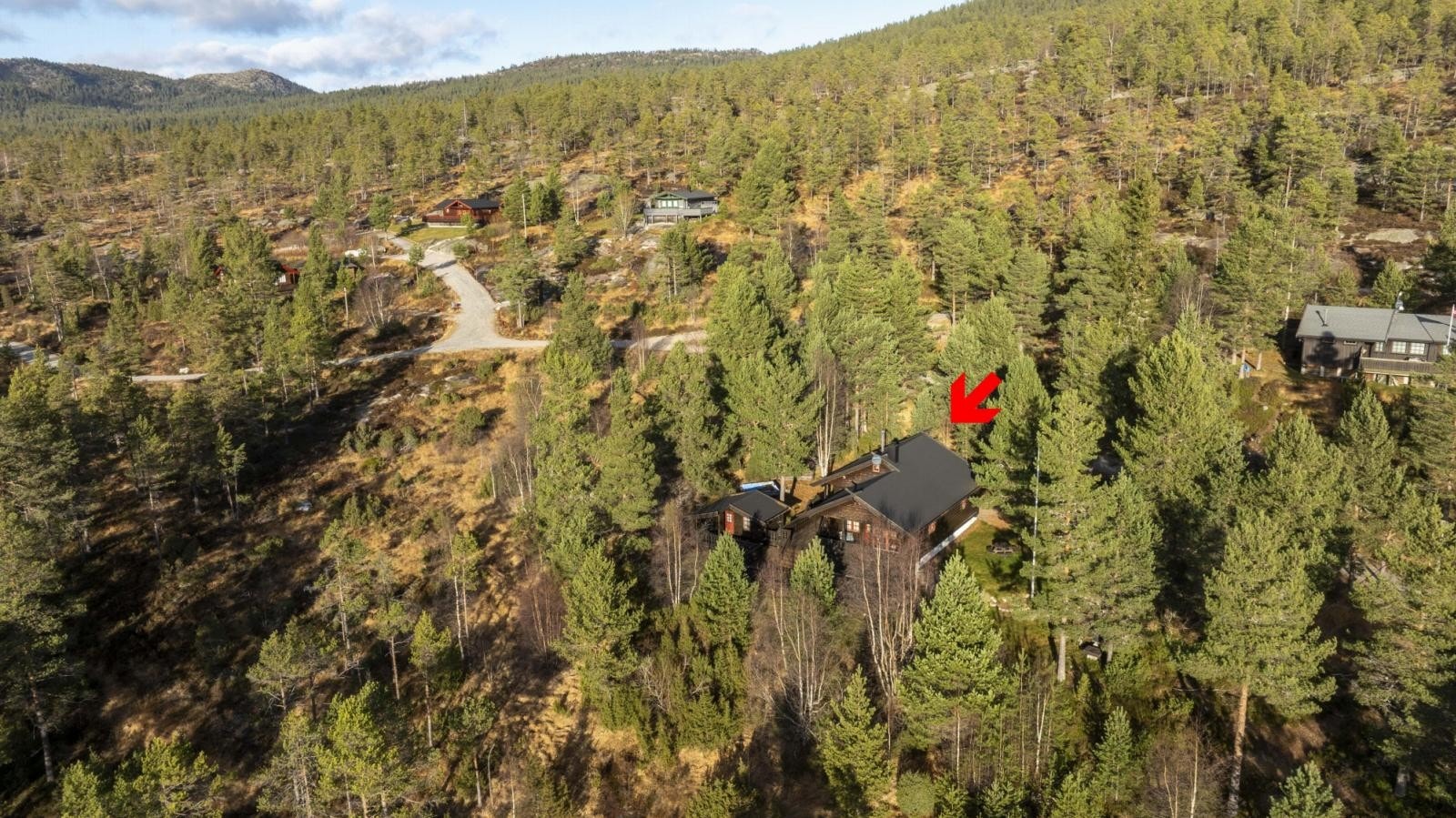 Beliggende i naturskjønne omgivelser Galleribilde