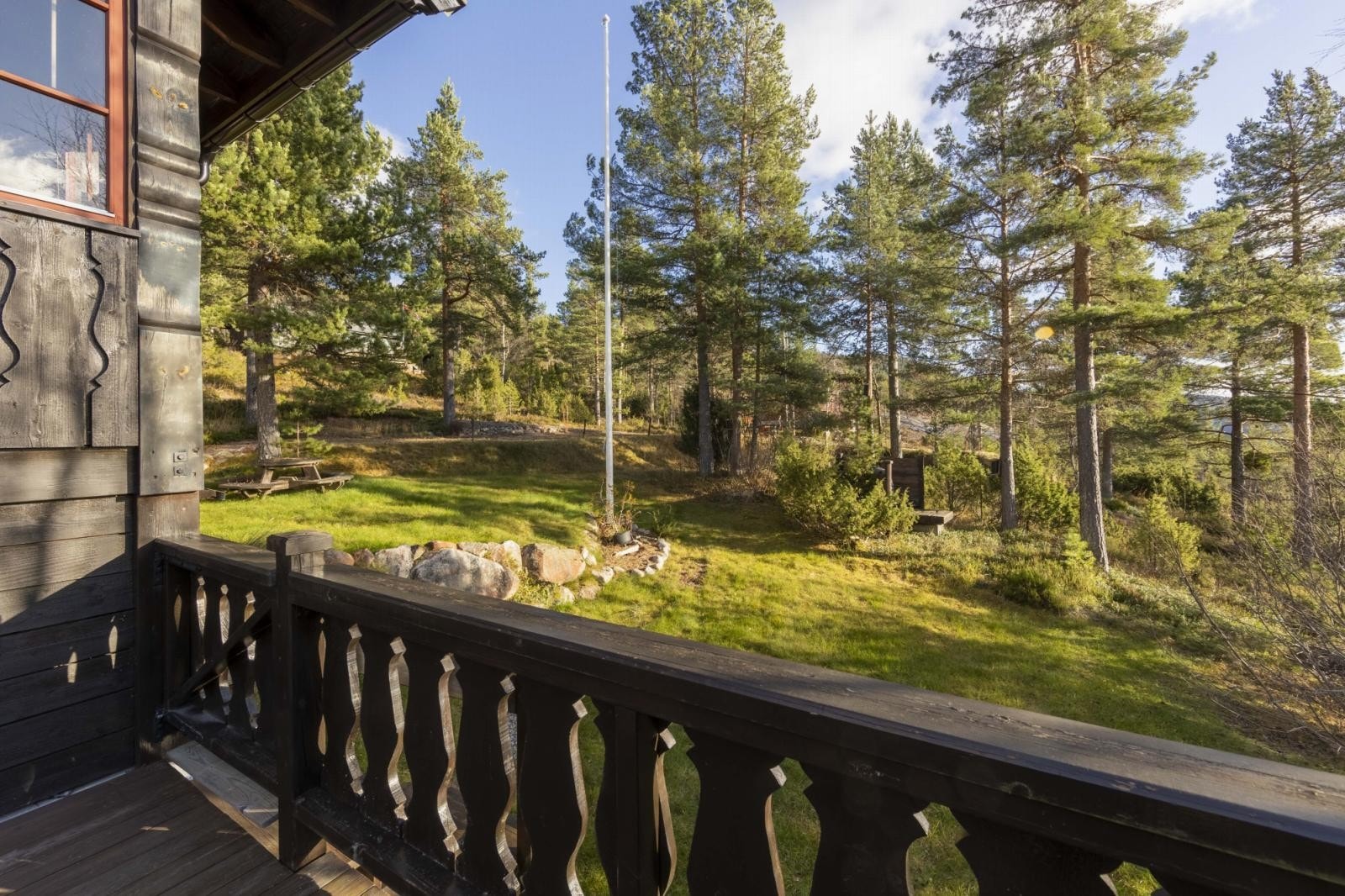 Tunet rundt hytta Galleribilde
