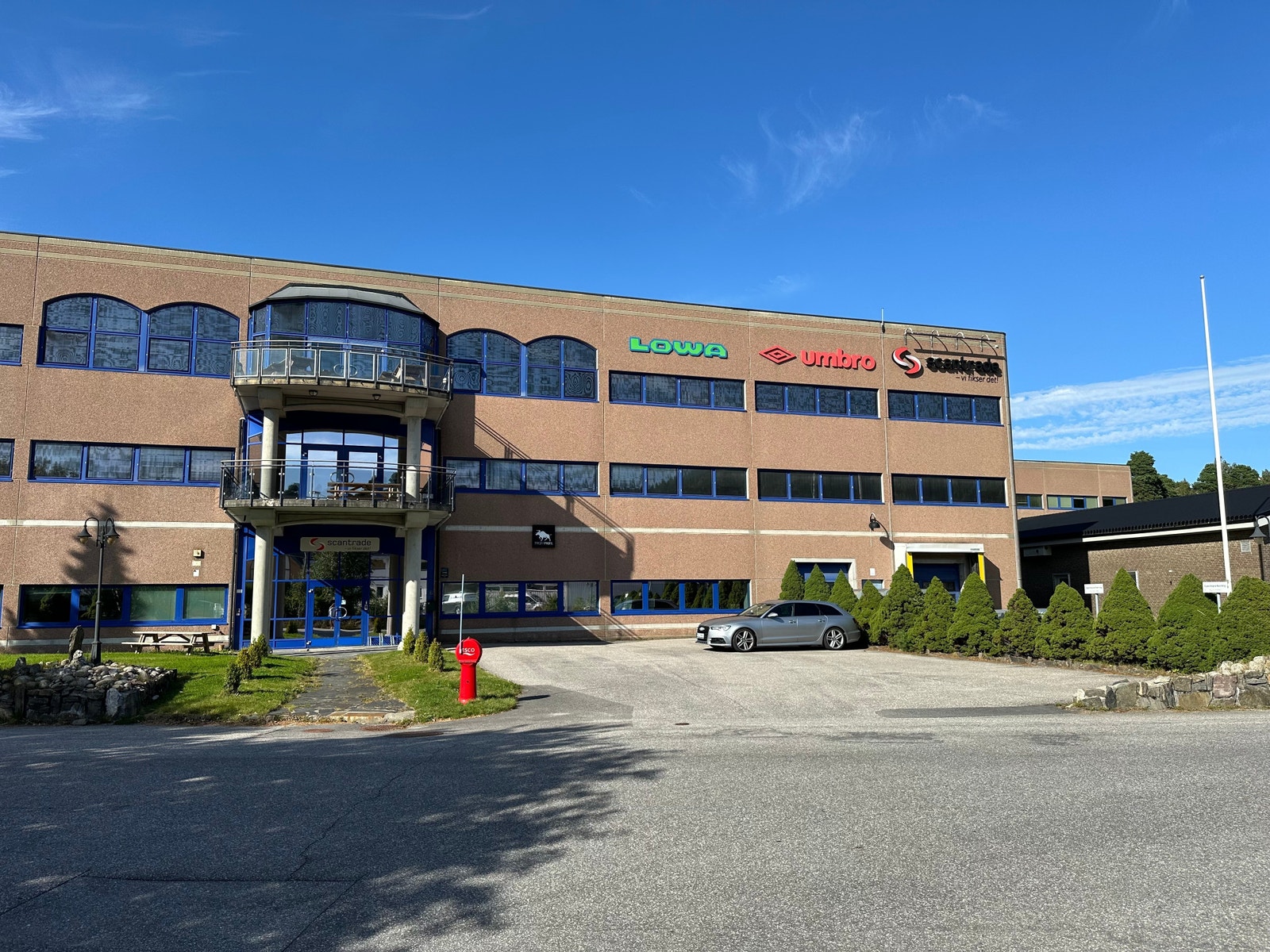 Ledig lokale ligger i 2.etg i fløyen helt til høyre i bildet Galleribilde