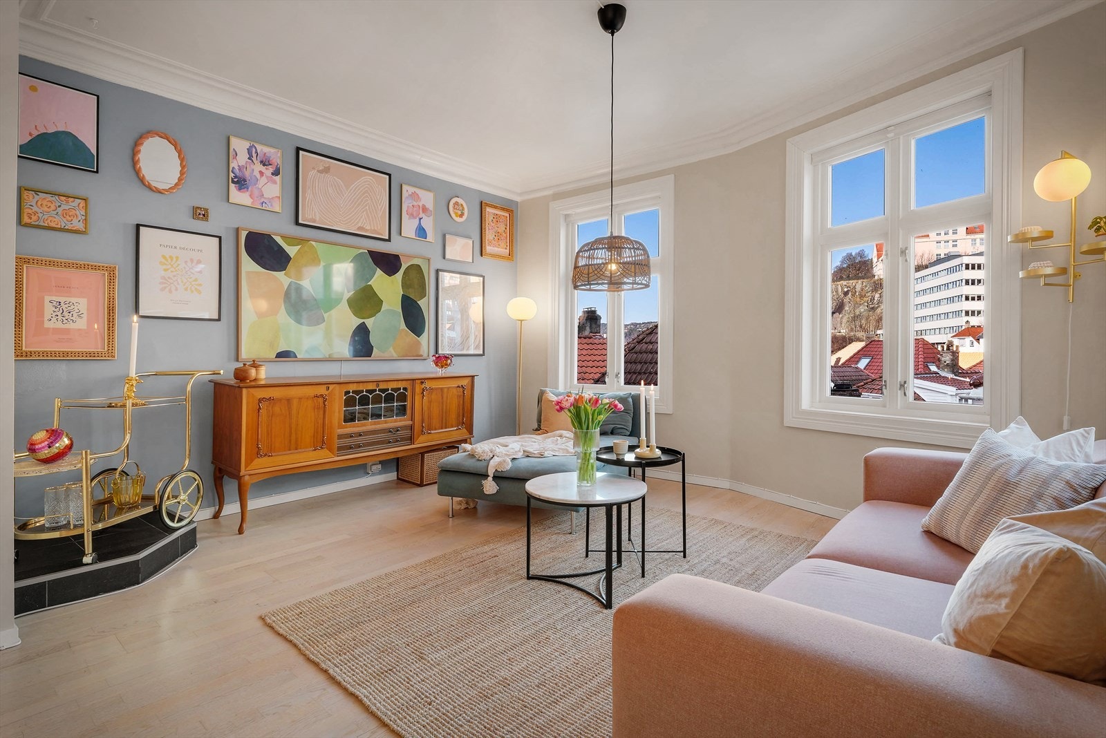 - Alle vinduer i hovedetasje er nye fra 2023 + nye plissegardiner på alle byttede vinduer - Galleribilde