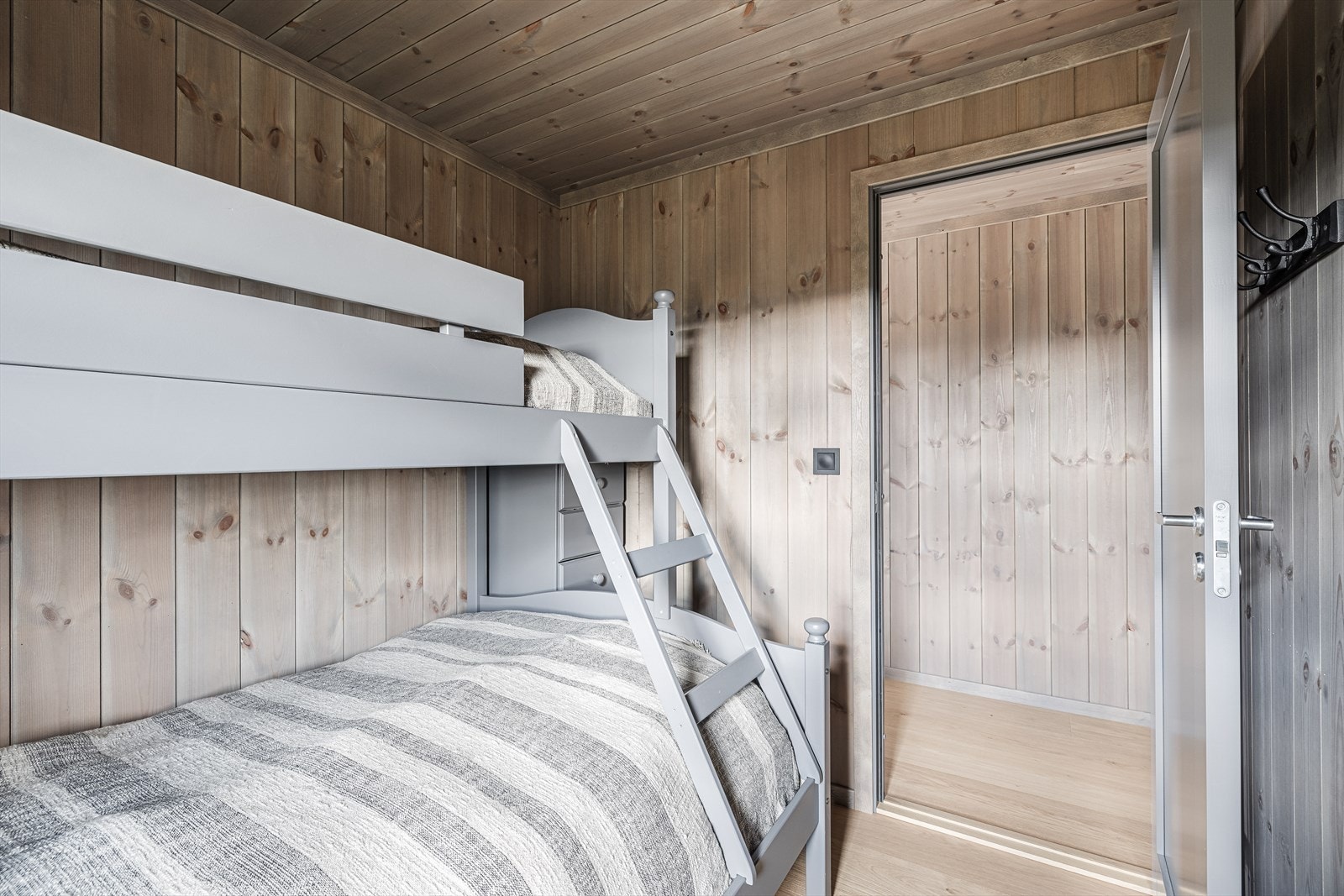 Soverom 2 med mulighet for smarte familiekøyer Galleribilde