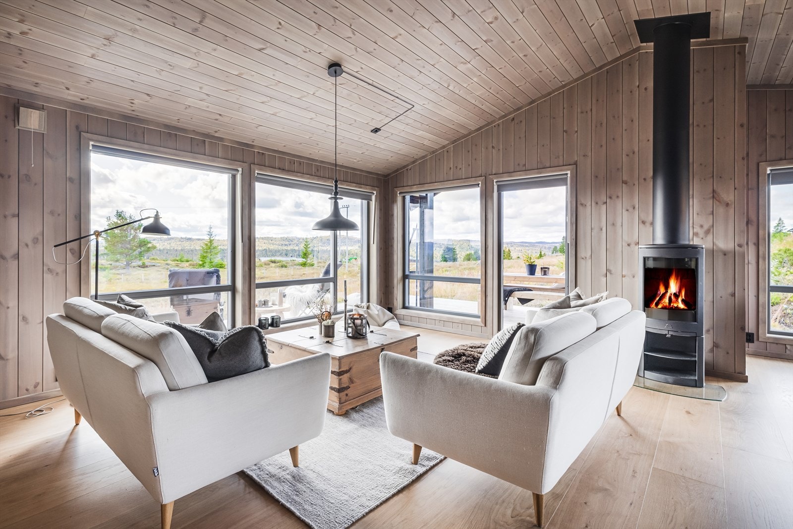 Stuen får en fin vendig mot sørvest Galleribilde