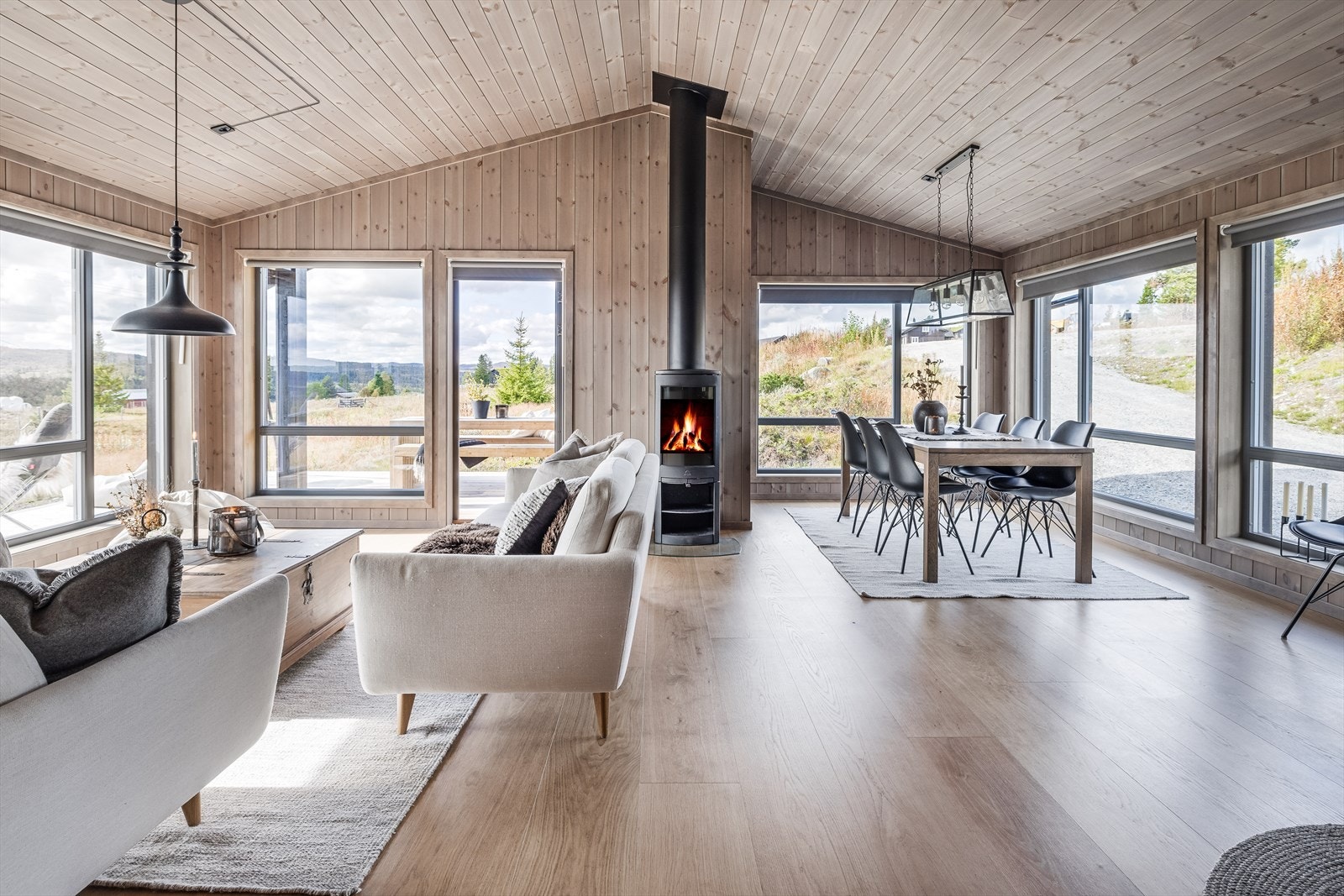 Martin Ruud ønsker velkommen til Mykinghøgde - Lekker kvalitetshytte med panoramautsikt og sol fra morgen til kveld under oppføring Galleribilde