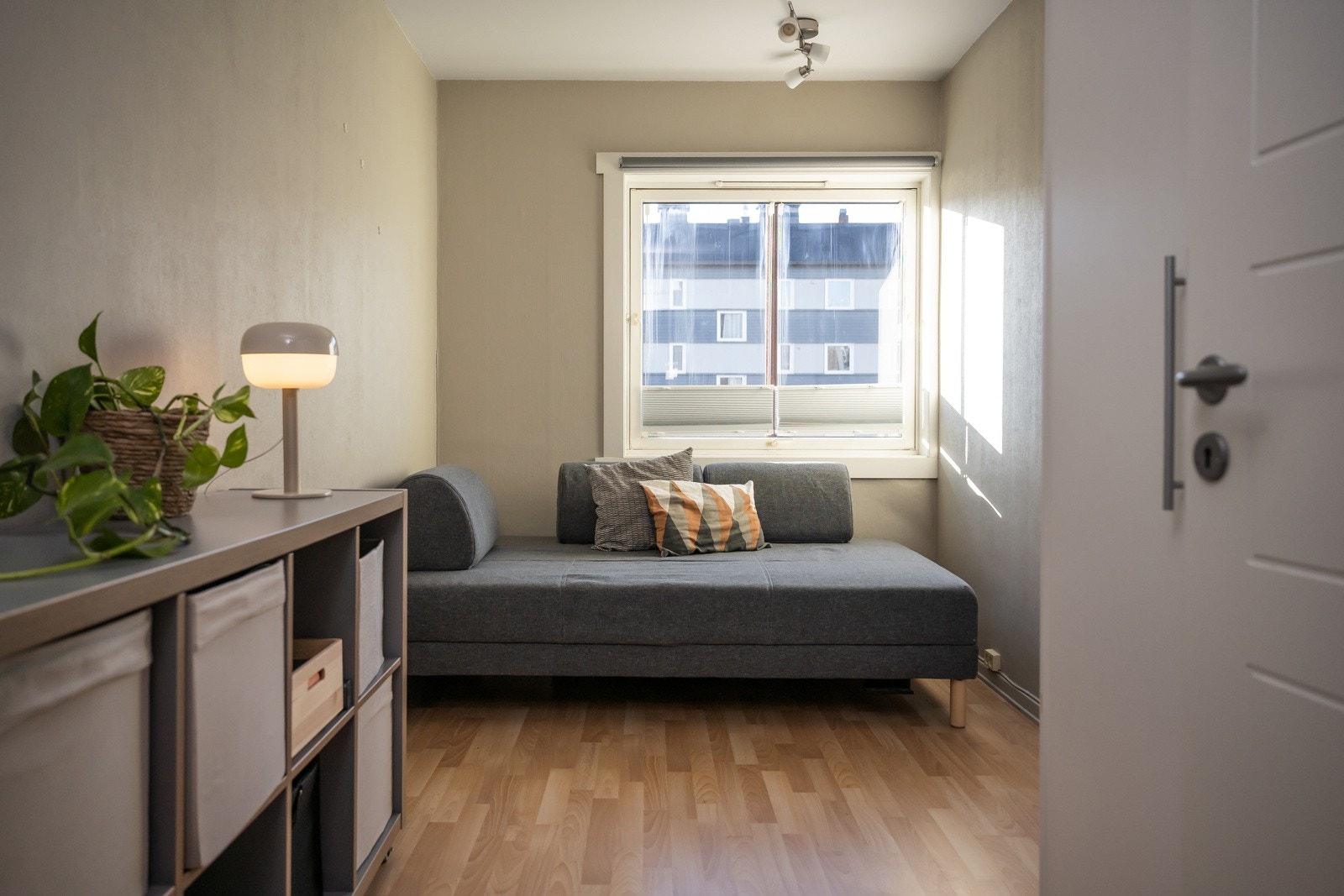 Soverom nr. 2 er på 9 kvm. og har tidligere vært utleid for kr. 7500,- pr. mnd. Galleribilde