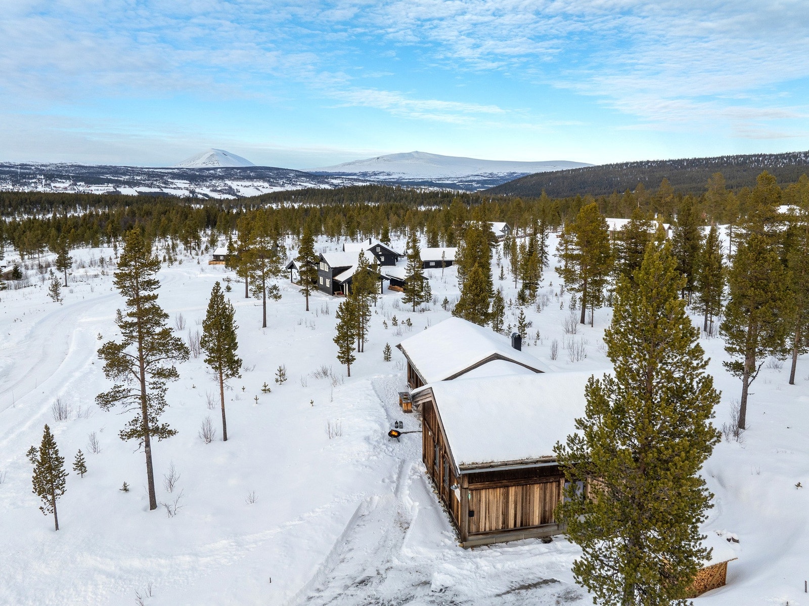 Nærområdet byr på herlige toppturer - sommer som vinter, med blant annet Heidalsmuen, Ruten, Saukampen, Søre Gråhøe og Ongsjøfjellet for å nevne noen. Galleribilde