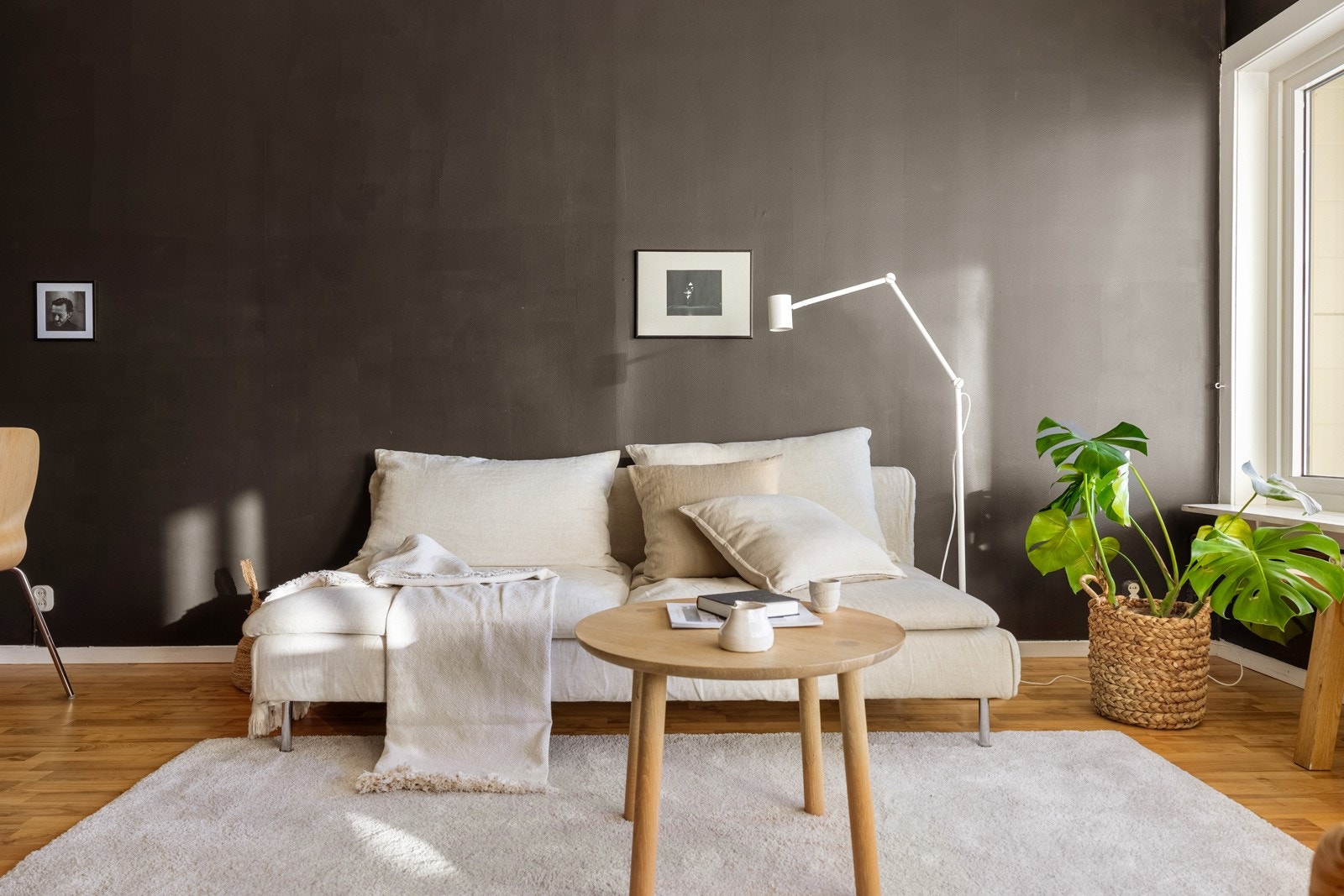Her er det god plass til å innrede med sofagruppe og spisebord. Galleribilde
