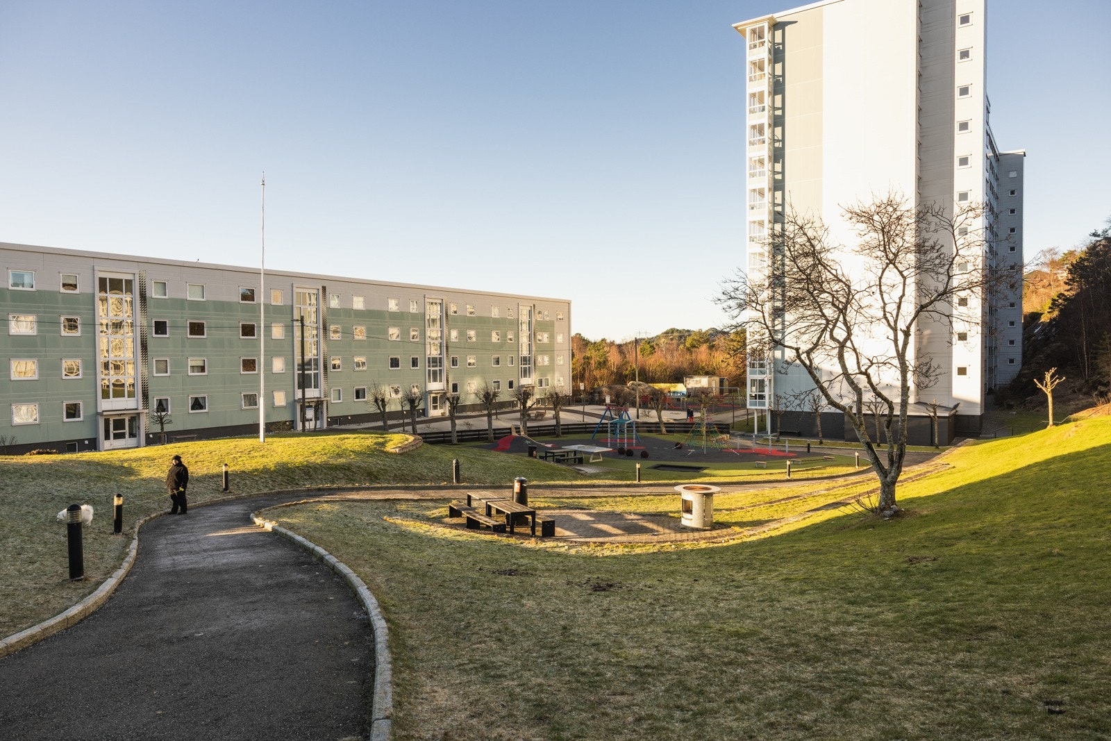Leiligheten ligger altså perfekt plassert i et område som har et rikelig tilbud på barnehage og skolegang for alle aldre. Galleribilde
