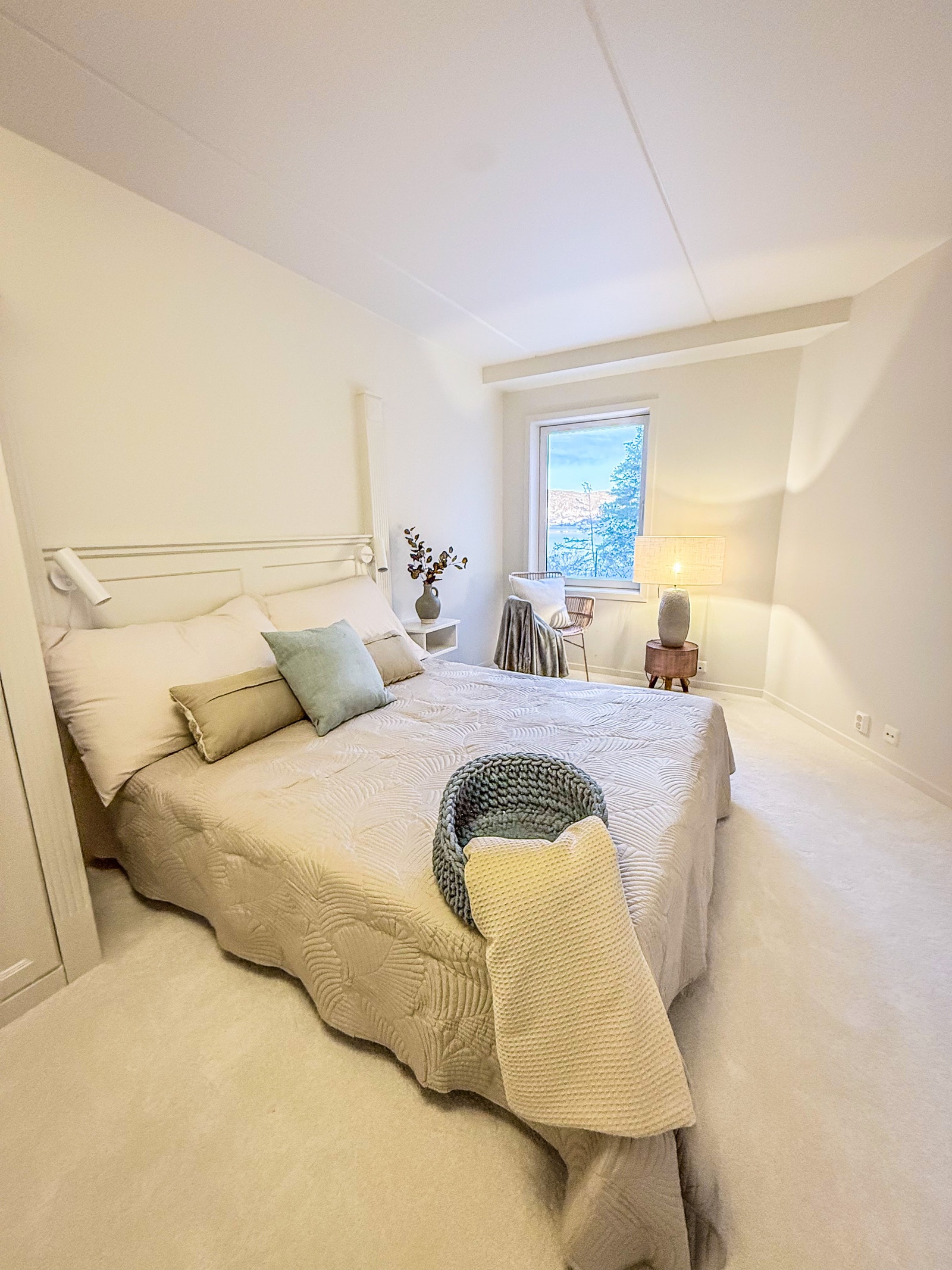 Suiten har nytt teppe og alle overflater er fargebehandlet. Galleribilde