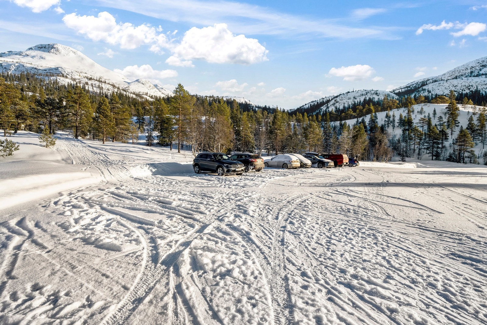 Parkeringsplass for hyttefeltet Galleribilde