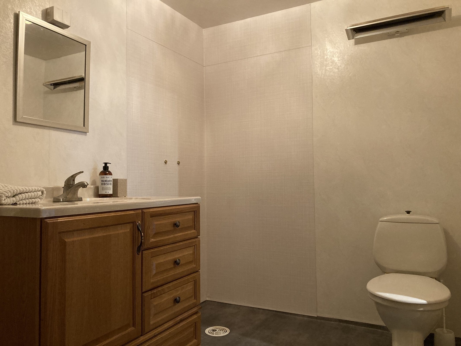 Bad på loft - nylig pusset opp Galleribilde