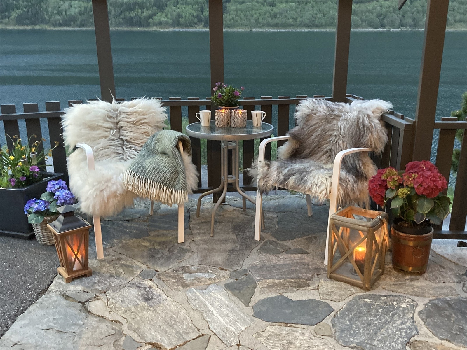 Koselig overbygd uteplass Galleribilde