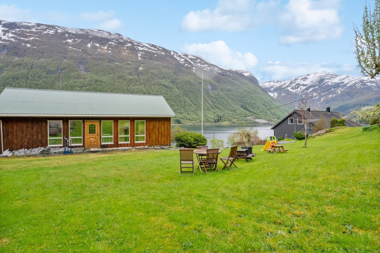 Eldre bolig på gården Galleribilde