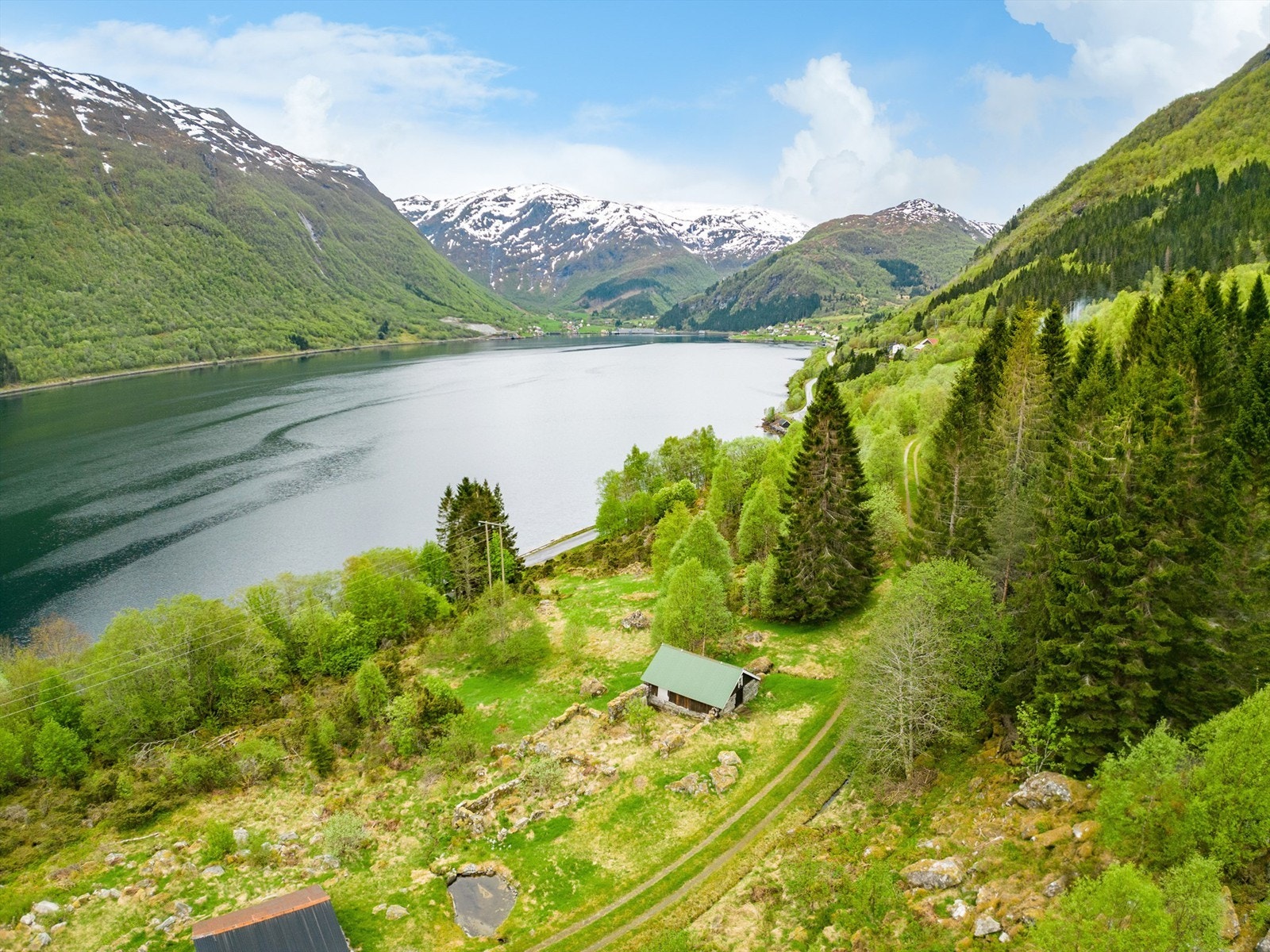 Utsikt innover Dalsfjorden Galleribilde