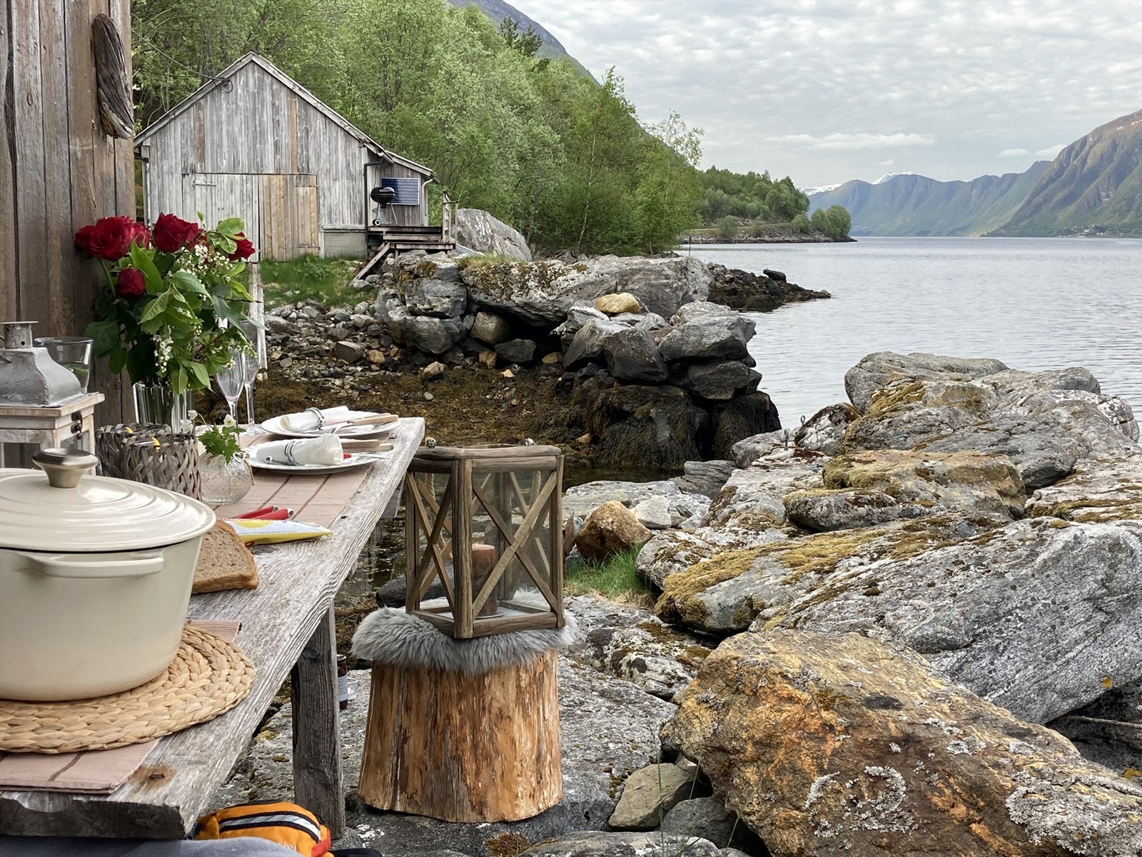 Koselig ved naustet Galleribilde