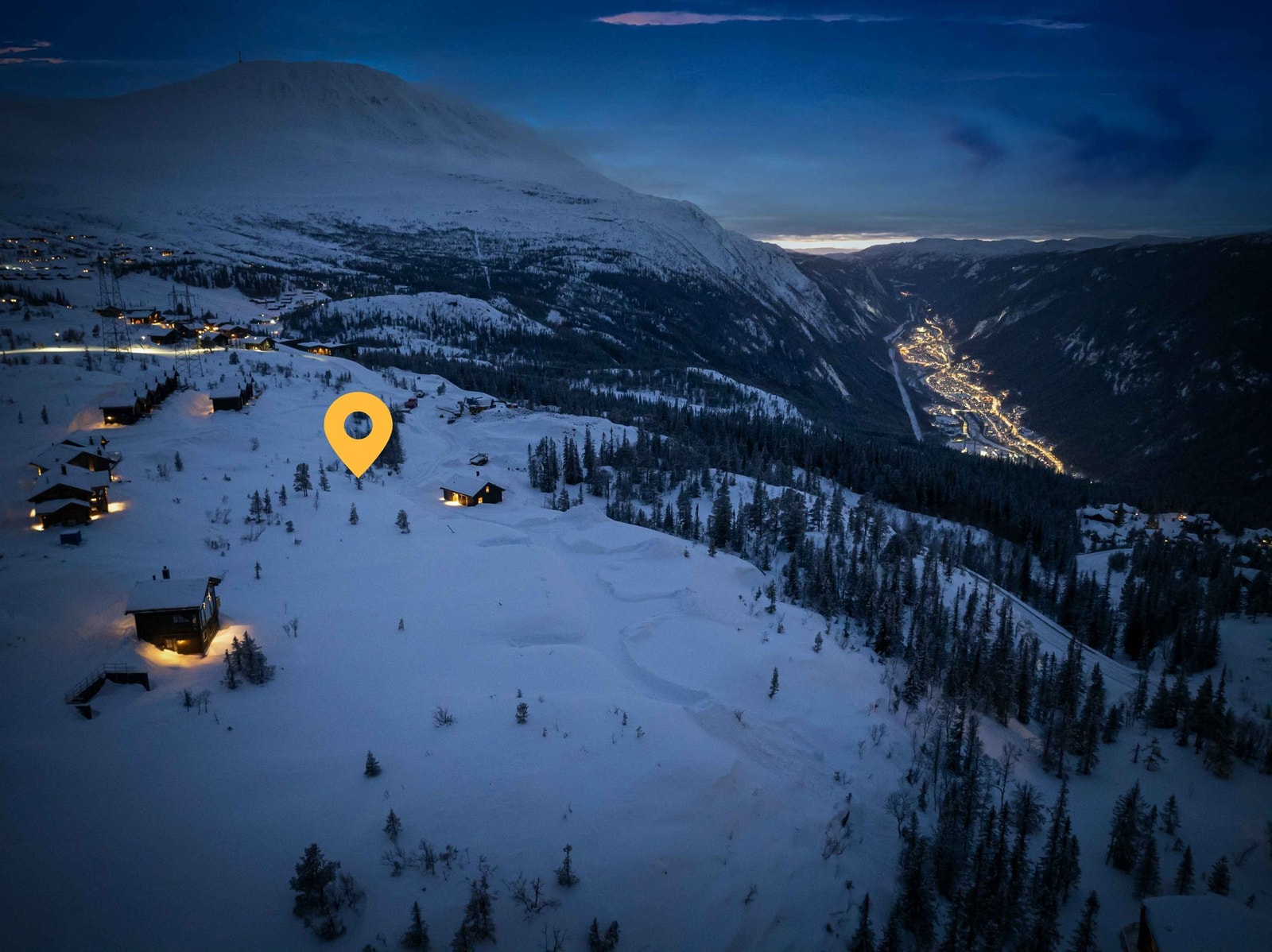 Tomt markert (ca plassering)
Foto fra tomteområdet mot Gaustatoppen og Rjukan Galleribilde