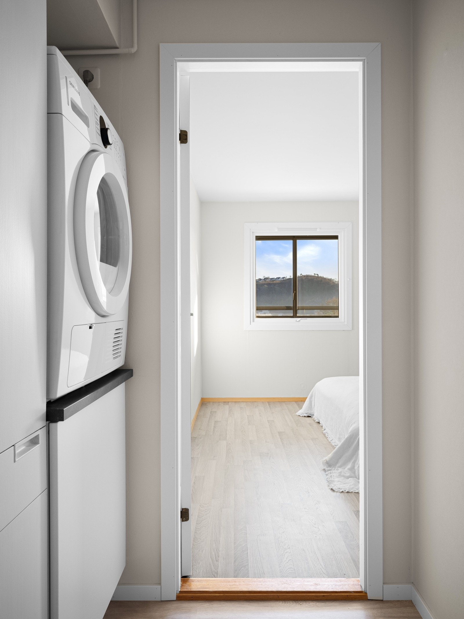 Nisje med innredning i gangen Galleribilde