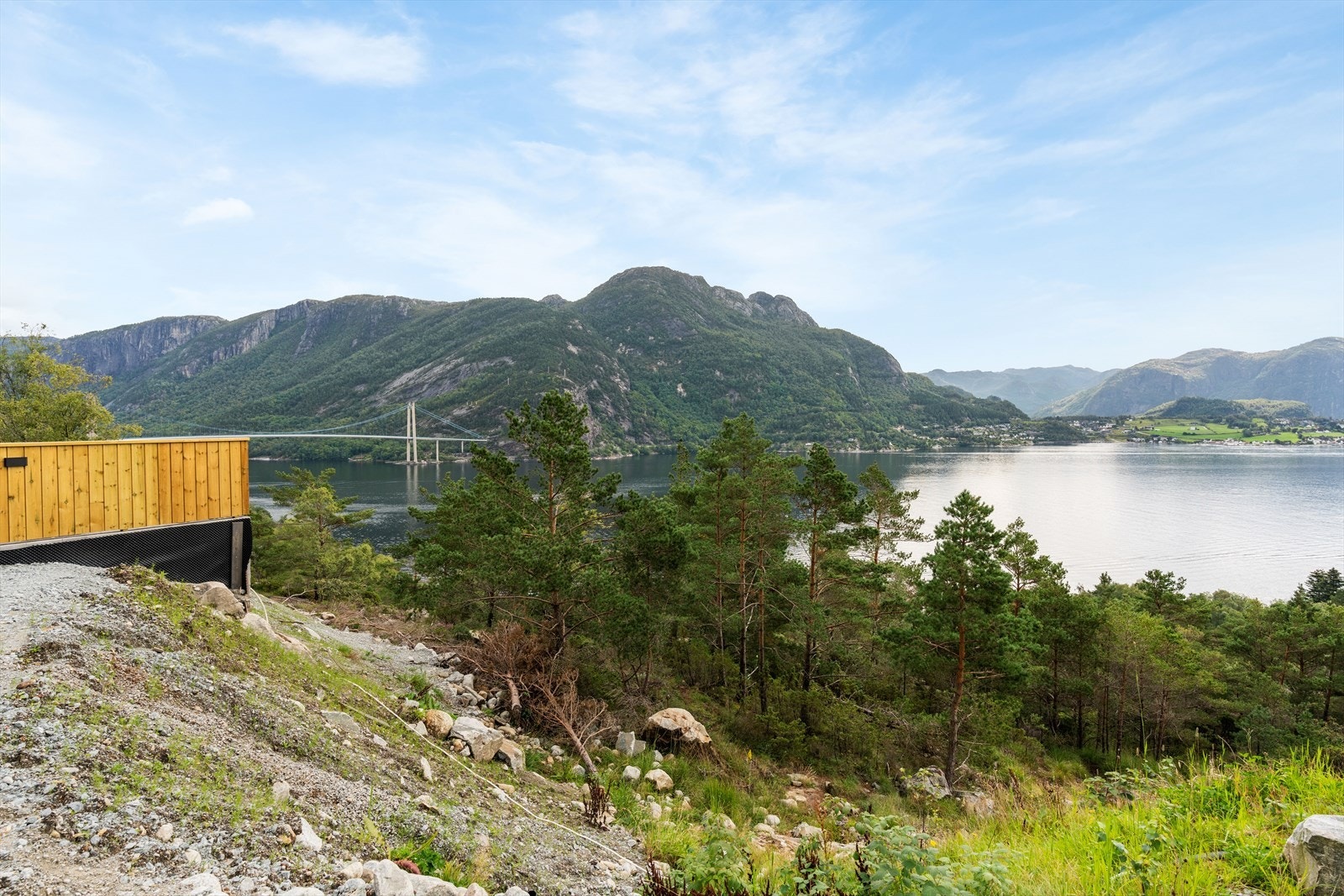 Bilde fra en av hyttene oppført på feltet. Galleribilde