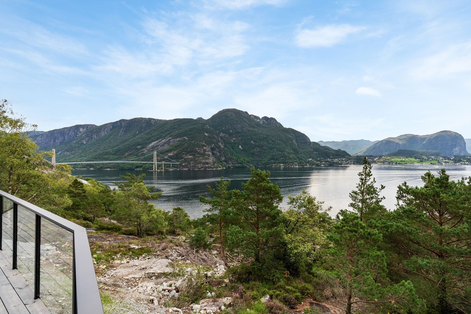 Bilde fra en av hyttene oppført på feltet. Galleribilde