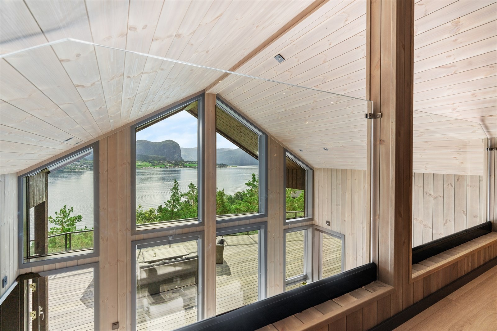 Bilde fra en av hyttene oppført på feltet. Galleribilde