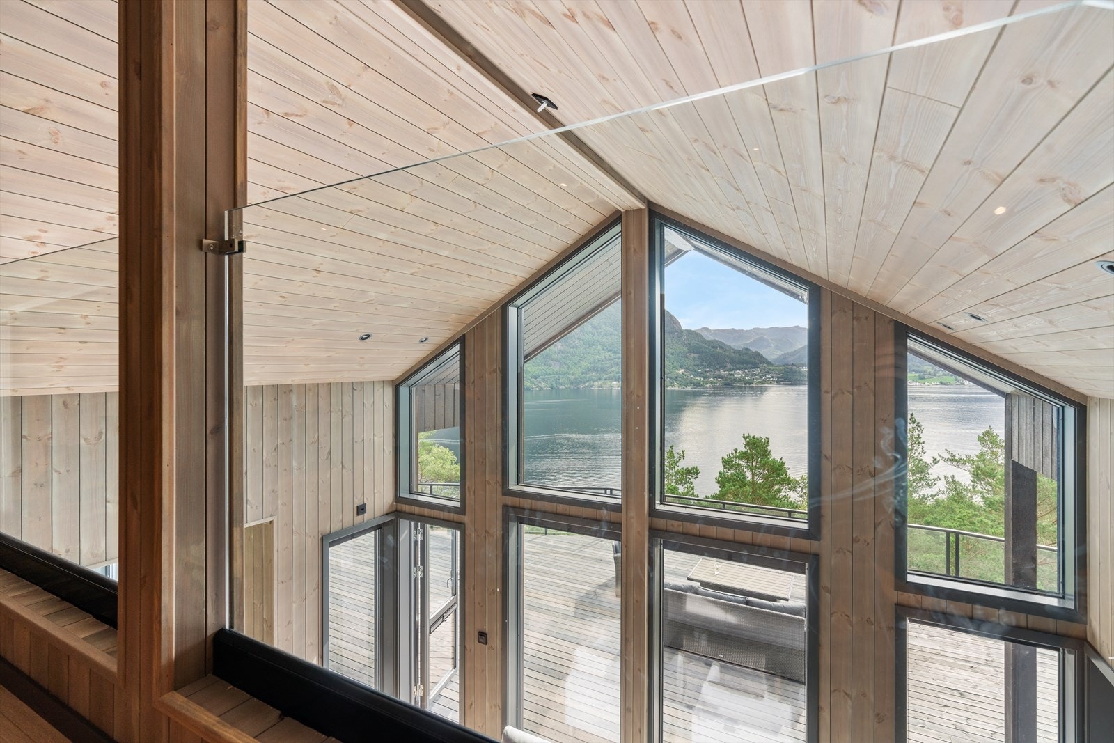 Bilde fra en av hyttene oppført på feltet. Galleribilde