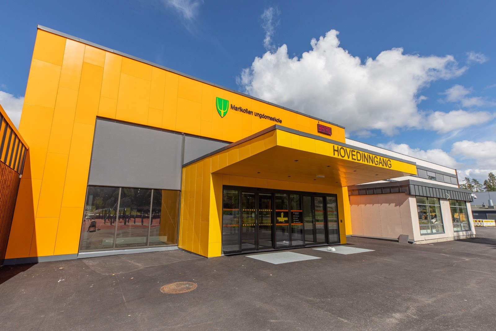 Ungdomsskolen ligger på Marikollen. Galleribilde